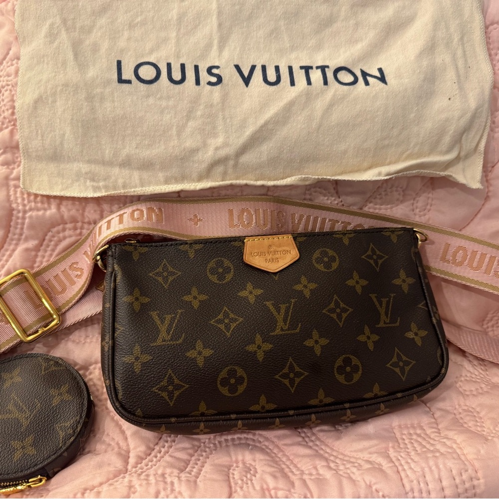 Louis Vuitton Pochette Cross Body